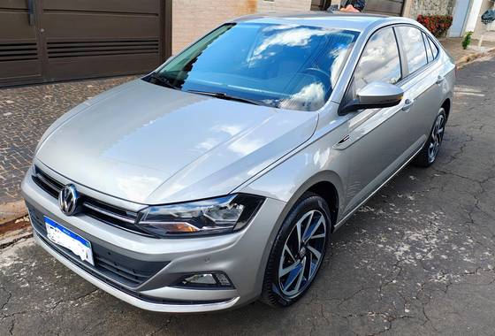 VOLKSWAGEN VIRTUS 1.0 200 TSI HIGHLINE AUTOMÁTICO